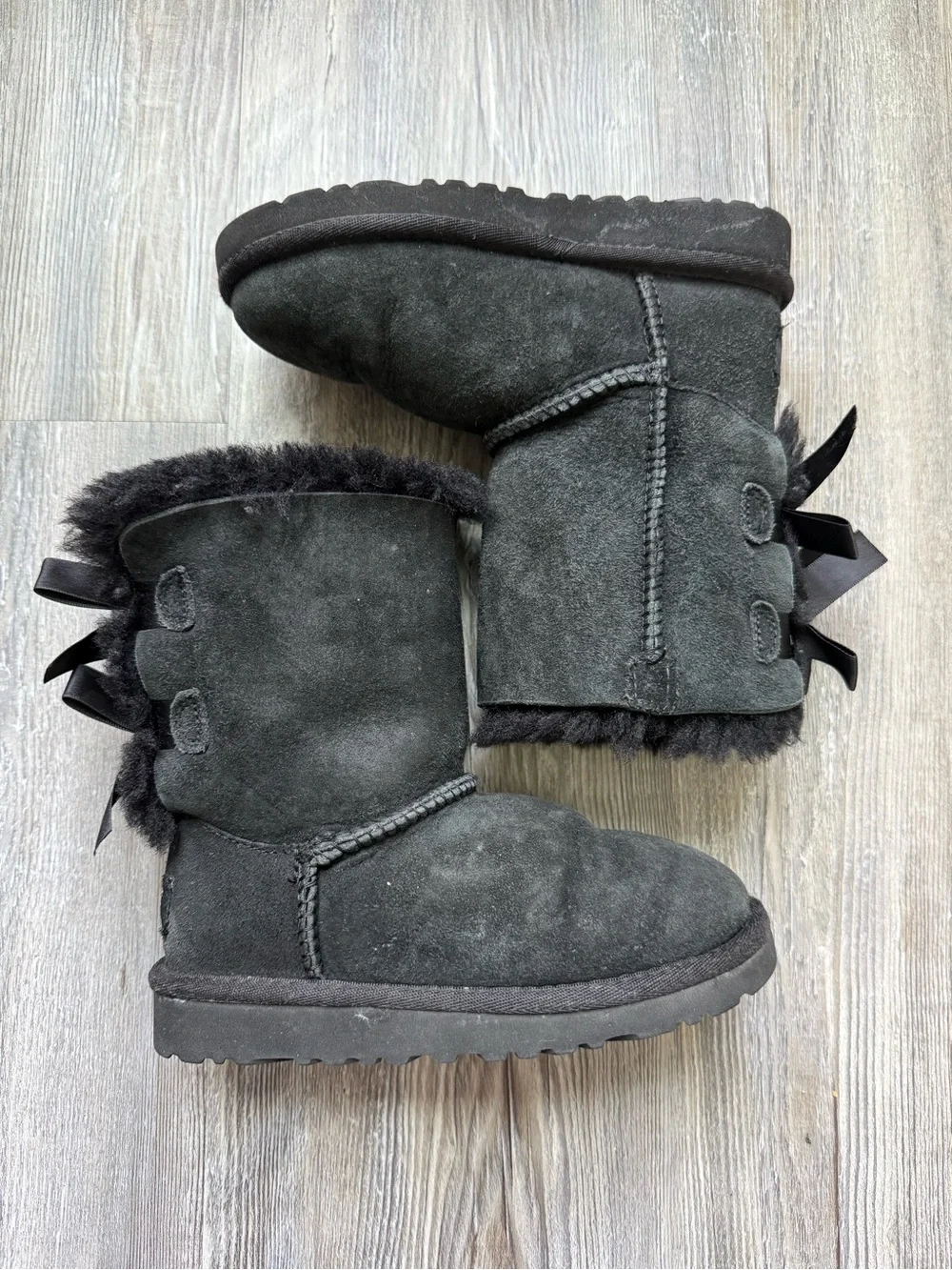 UGG Girls Size 11 Bailey Bow Black Boots